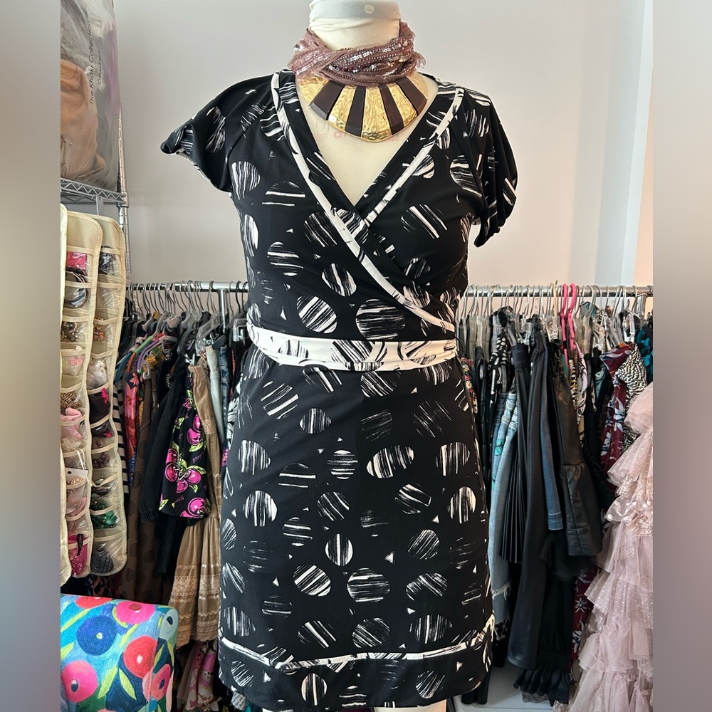 BCBG black and white viscose jersey knit dress